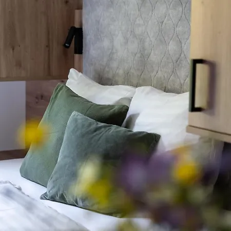 Schoental אורחן