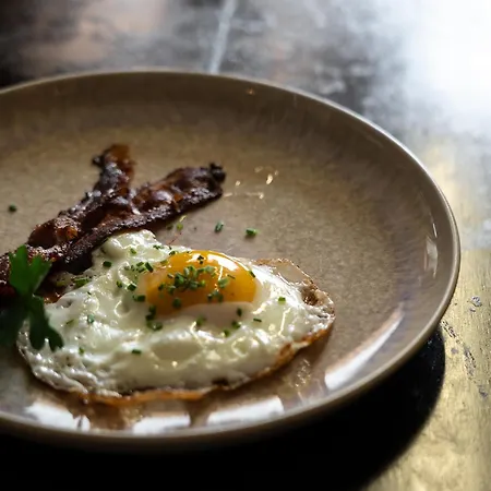 אורחן Schoental