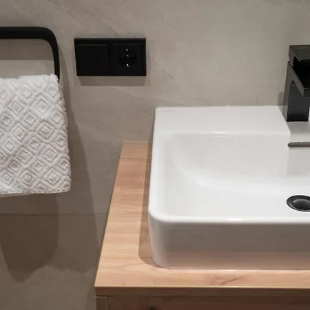 אורחן Schoental 3*