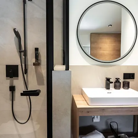 Schoental אורחן